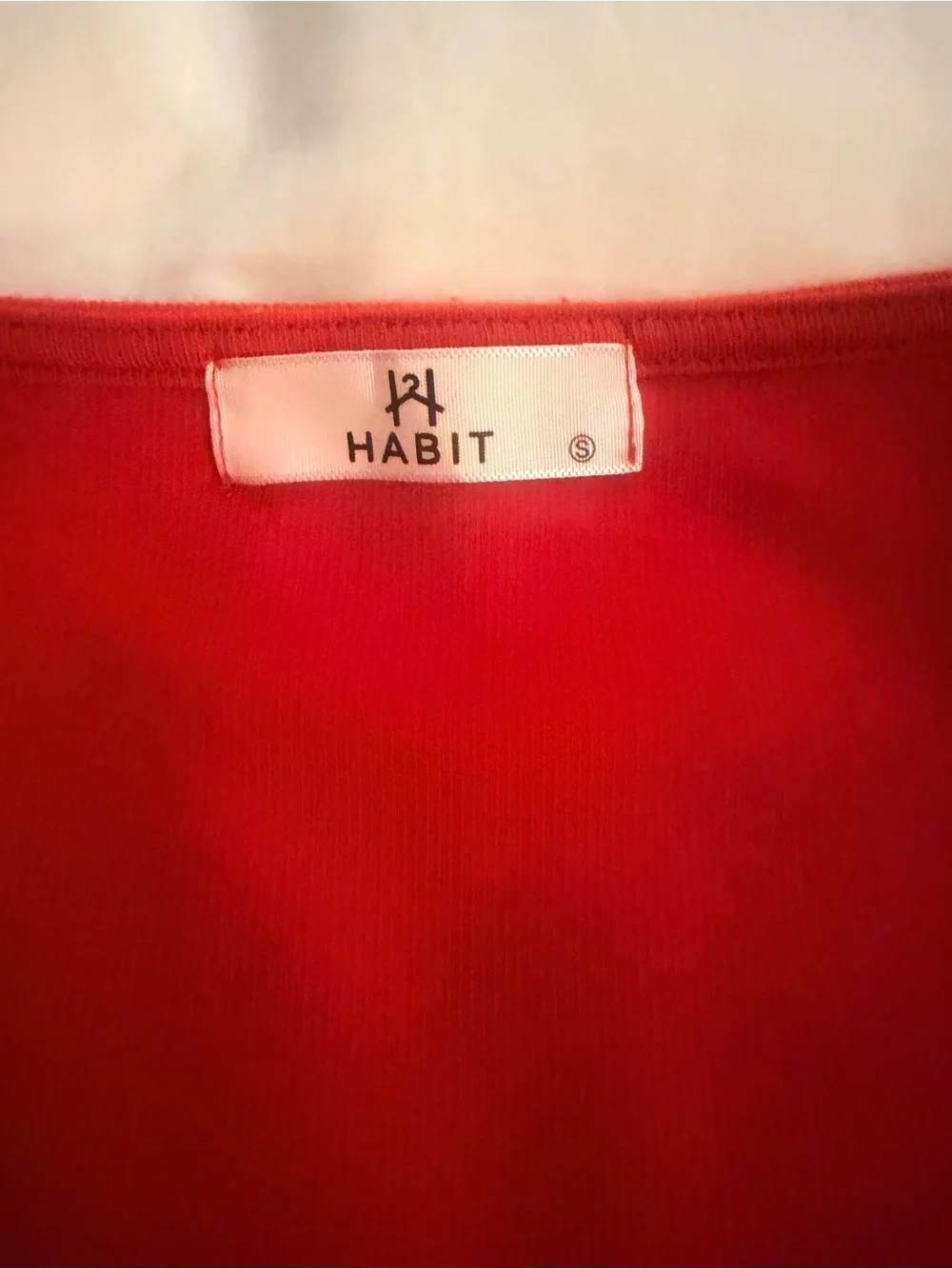Habit Ruffle-Sleeve Scoop Neck Tank in Red EUC - Picture 3 of 6